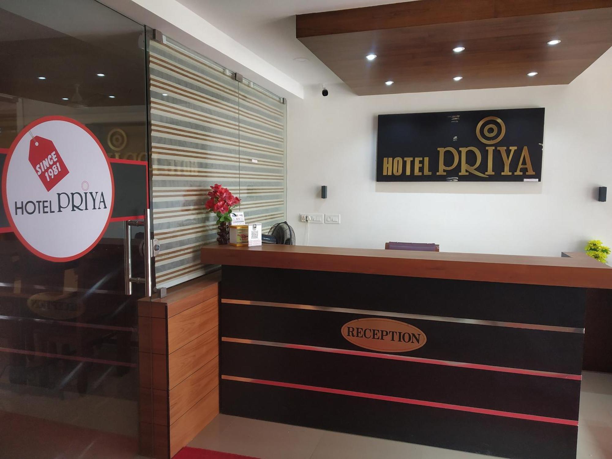 Hotel Priya Chengannur Exterior photo